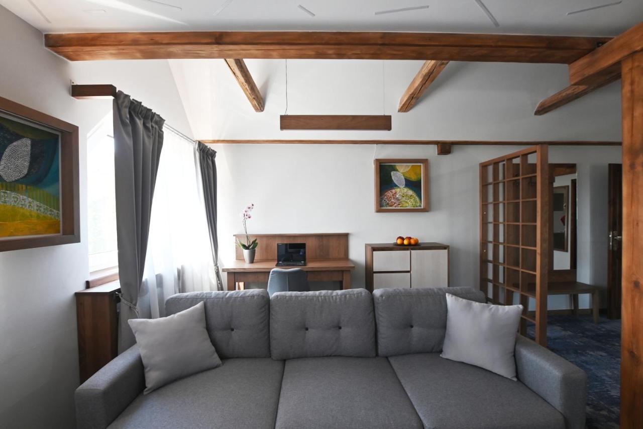 Apartmany Spessart Хомутов Экстерьер фото